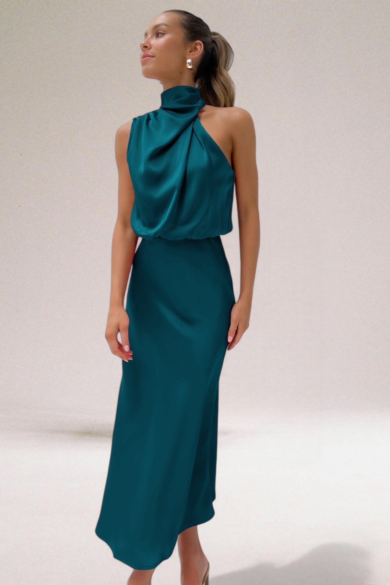 Nina – Elegantes Halterneck-Kleid