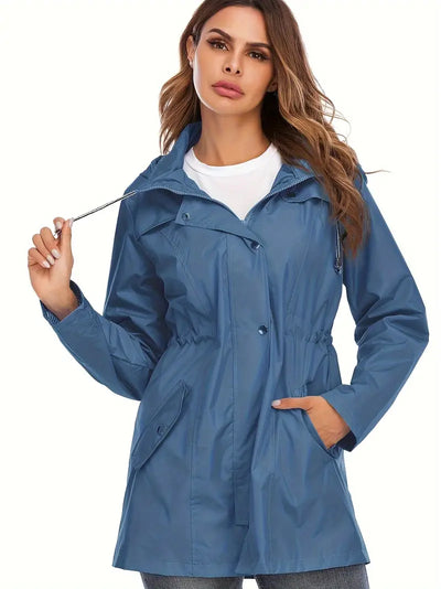 Stylische Mittellange Blaue Regenjacke mit Reissverschluss und Kapuze für Damen | Ideal für den Winter