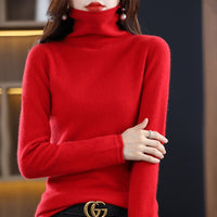 Akainu - Eleganter Rollkragenpullover in Rot