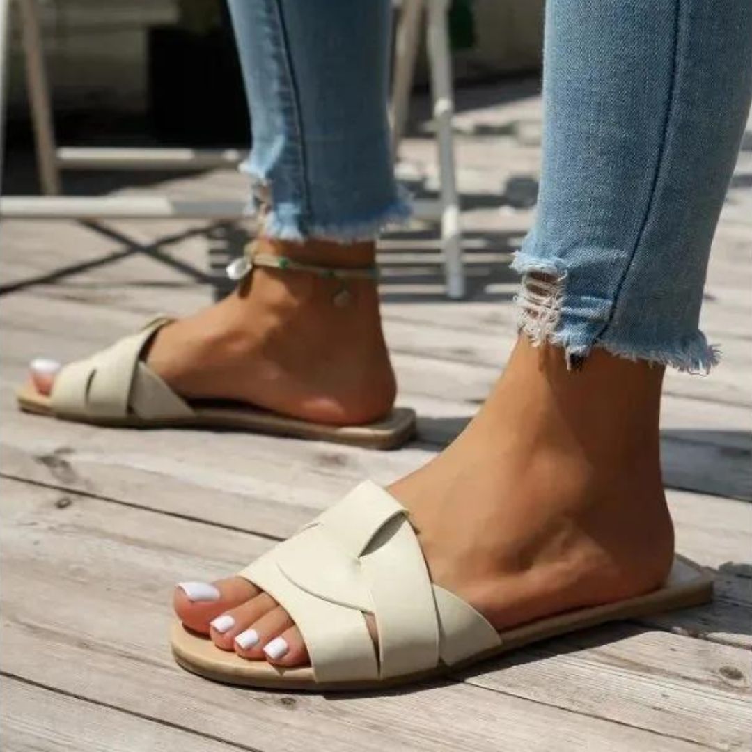 Nadiany | Chique Geflochtene Slip-On Sandalen