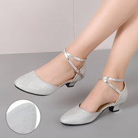Carrie - Glänzende Damensandalen in Silber / Strukturiert
