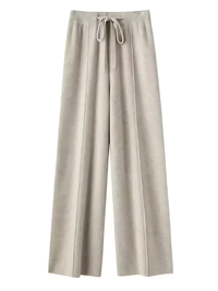 ELVINA – DIE STRICKHOSE MIT WEITEM BEIN FÜR STILVOLLE GEMÜTLICHKEIT in Beige