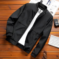 LOUKA - Die funktionale und elegante Übergangsjacke in Schwarz