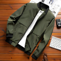 LOUKA - Die funktionale und elegante Übergangsjacke in Grün