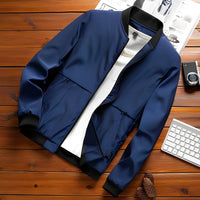 LOUKA - Die funktionale und elegante Übergangsjacke in Blau