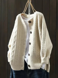 THE LORENZA | STRICKJACKE MIT ZOPFMUSTER in Beige