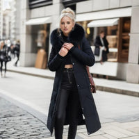 Katharina | Langer Daunen-Steppmantel mit Kragen in Schwarz