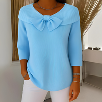 Anina - Ein modischer Damenpullover in Blau