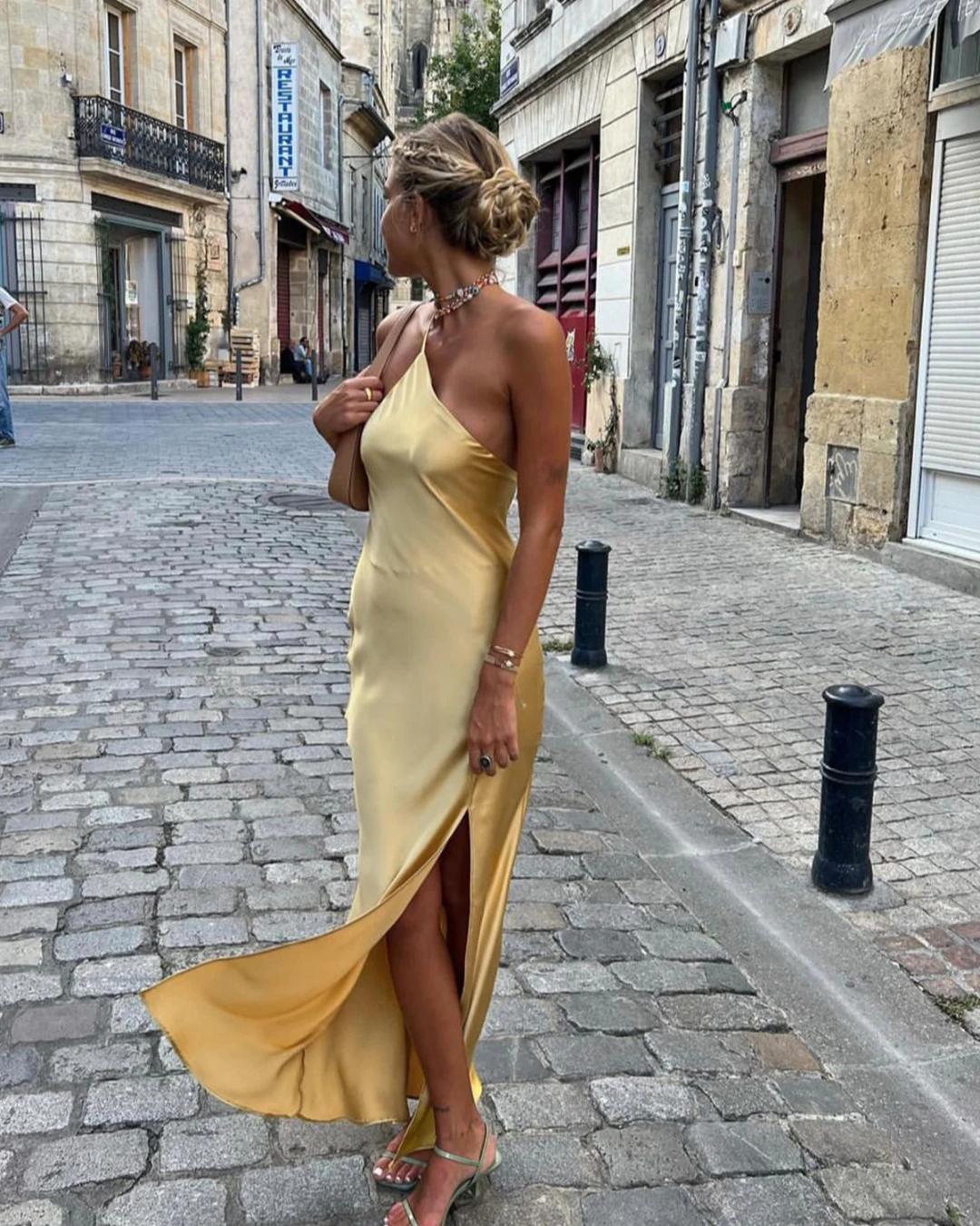 Elisa | Langes Abendkleid mit offenem Rücken und Satin-Schlitz