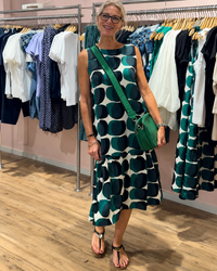 Karleshia - Bequemes Midikleid mit Rundhalsausschnitt in Grün