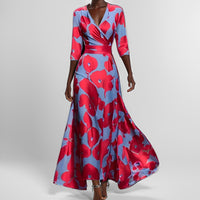 Delores - Langes Kleid mit Blumendesign und langen Ärmeln in Blau / Rot