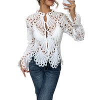 Aurelia | Damen Spitzenbluse Langarm Ausschnitt-Muster Elegant in Creme