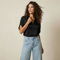 Nathalie | Damen Kurzarm Bluse V-Ausschnitt Gerader Schnitt Elegant in Schwarz