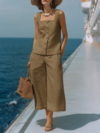 Zeitloses Weißes Baumwoll-Leinen Top mit Quadrat-Ausschnitt und Passenden Capri-Hosen Set in Khaki