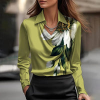 Karin™ | Elegante Satinbluse mit V-Ausschnitt in Grüner Blumendruck