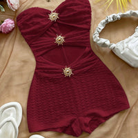 Damen Baddräkt Retro Bandeau Leopardenmuster mit Ausschnitten und Dekorativen Schnallen – Perfekt für Strand und Pool in Rot