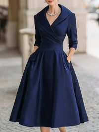 Lina - Midi-Kleid aus Satin in Marineblau