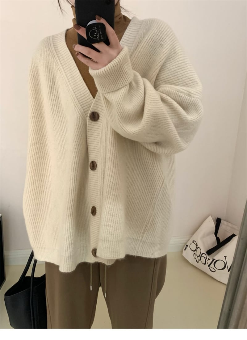 Lorenzi | Strickjacke mit V-Ausschnitt – Lässig und stilvoll