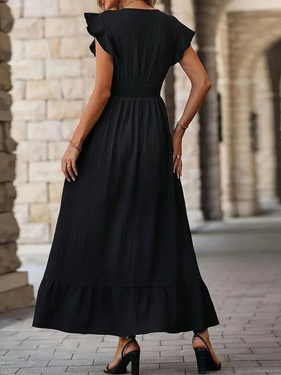 Resti | Elegantes einfarbiges Kleid mit Rundhalsausschnitt und Rüschen