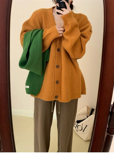 Lorenzi | Strickjacke mit V-Ausschnitt – Lässig und stilvoll