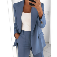 Alexes - Damenanzug mit Blazer und Hose in Blau