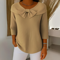 Anina - Ein modischer Damenpullover in Khaki