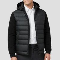 Hooded Puffer Jacket in Schwarz
