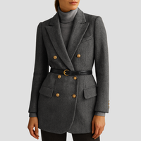 Gürtelter Tweed-Mantel in Grau