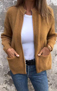 Tanja – Strickjacke für den eleganten Winter in Braun