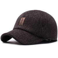 Klassische Wintermütze mit Ohrenschutz und Snapback-Design in Kaffee