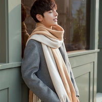 Langer Kaschmirschal mit Quasten – super weich und warm in Khaki