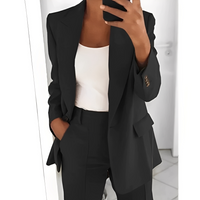 Alexes - Damenanzug mit Blazer und Hose in Schwarz