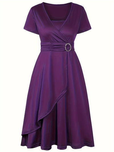 Stilvolles Baumwollkleid mit schmaler Passform, asymmetrischem Saum und Bindegürtel für Damen | Ideal für den Sommer