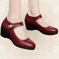 Jacoba - Damen Weiche Lederschuhe mit Absatz und Rutschfester Sohle in Rot