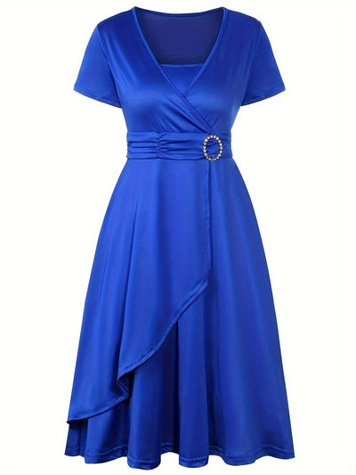 Stilvolles Baumwollkleid mit schmaler Passform, asymmetrischem Saum und Bindegürtel für Damen | Ideal für den Sommer