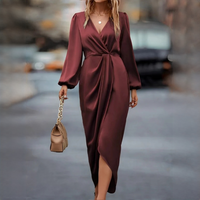 Diantha - Elegantes Kleid mit V-Ausschnitt in Rot