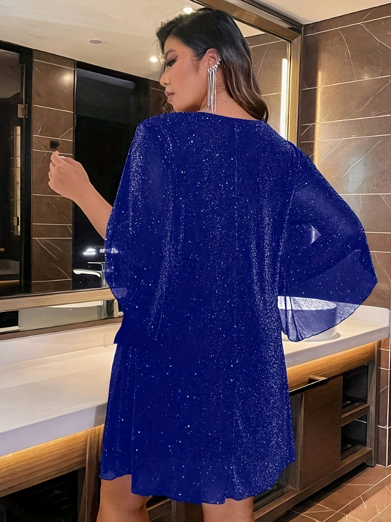 Lässiges Baumwollkleid mit glitzerndem V-Ausschnitt und geschlitzten Ärmeln für Damen | Ideal für den Sommer