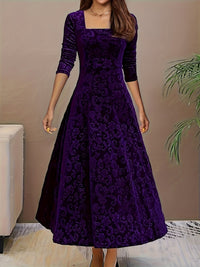 Clarissa | Damen Samtkleid Urlaub Luxuriös Elegant Feminin Modern in Lila