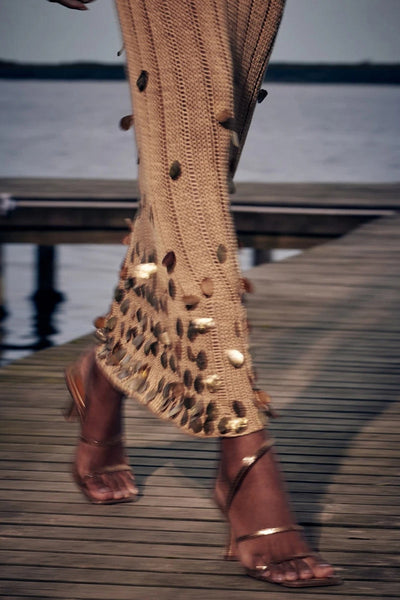 AMÉLIE™ – Elegantes Häkel-Maxikleid mit Glanz-Details