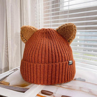 Gestrickte Wintermütze mit Katzenohren von PurrWarm in Ingwer