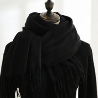 Designer-Schal mit Quasten | Warmer und weicher Kaschmir in Schwarz