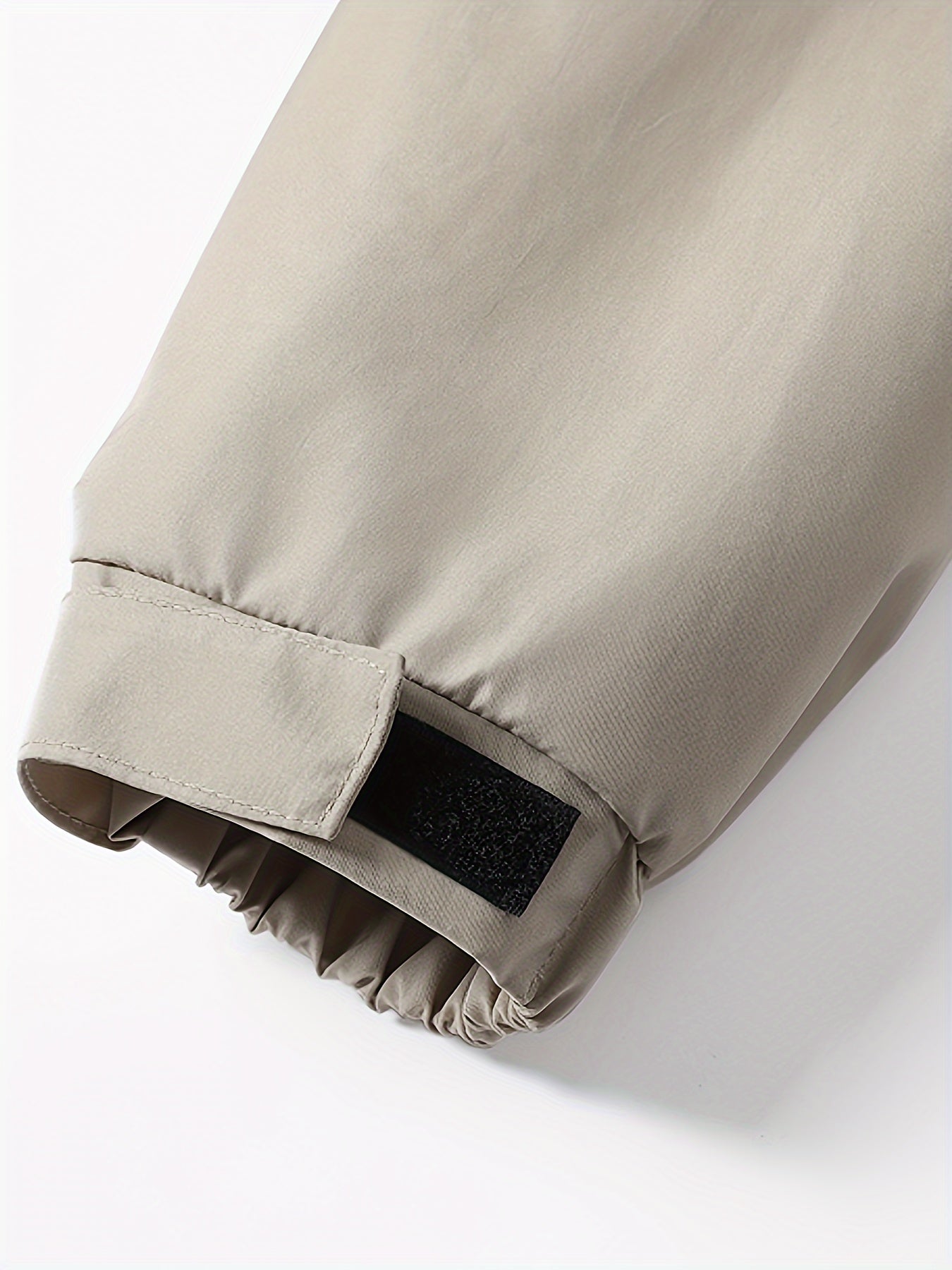 Lässige schwarze Baumwoll-Windjacke mit Kapuze für Herren | Ideal für den Winter