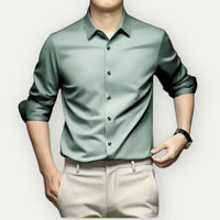 Bügel- und knitterfreie Herrenhemd im modernen Slim Fit in Grün