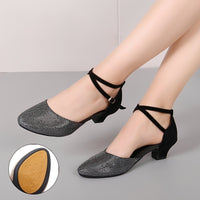 Carrie - Glänzende Damensandalen in Schwarz