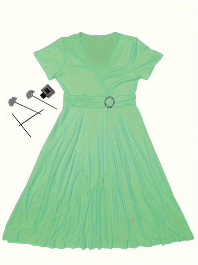 Stilvolles Baumwollkleid mit schmaler Passform, asymmetrischem Saum und Bindegürtel für Damen | Ideal für den Sommer