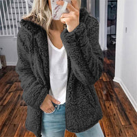 Celandine - Trendige Kapuzenjacke in Schwarz