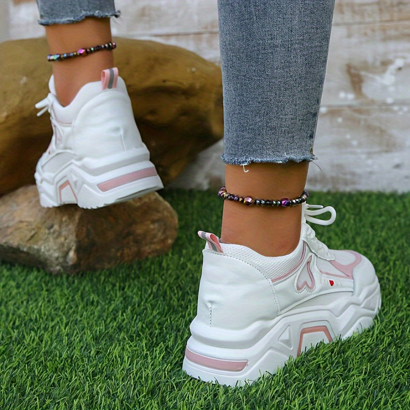 Stilvolle Sneaker mit Herzmuster auf Plateau-Sohle für Damen| Ideal für Outdoor-Aktivitäten