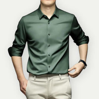 Bügel- und knitterfreie Herrenhemd im modernen Slim Fit in Dunkelgrün