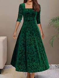 Clarissa | Damen Samtkleid Urlaub Luxuriös Elegant Feminin Modern in Grün