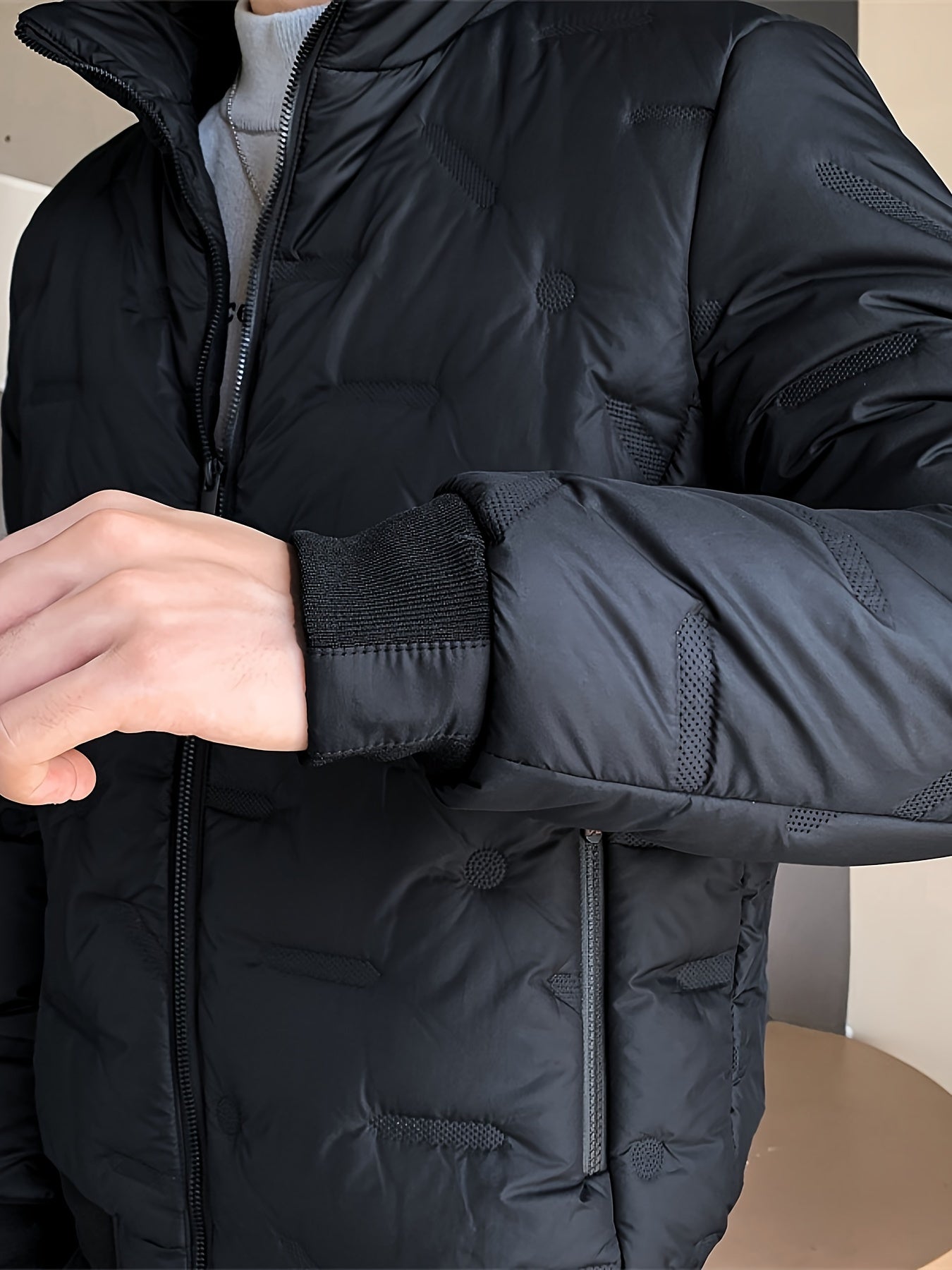 Lässige schwarze Baumwoll-Steppjacke mit Stehkragen und Reissverschluss für Herren | Ideal für den Winter